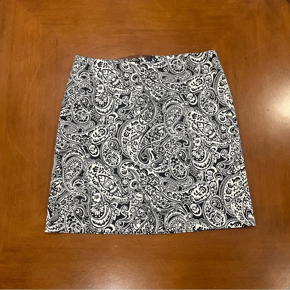 NEW $70 Talbots Women’s Navy/White Paisley Print Mini Skirt Size 8 Stretch - Picture 2 of 14